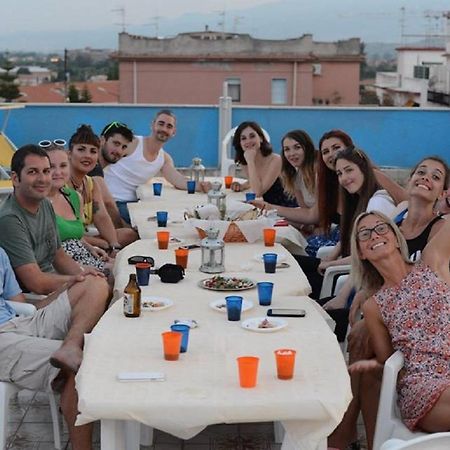 Gianni House Backpackers Hostel Giardini Naxos Ngoại thất bức ảnh