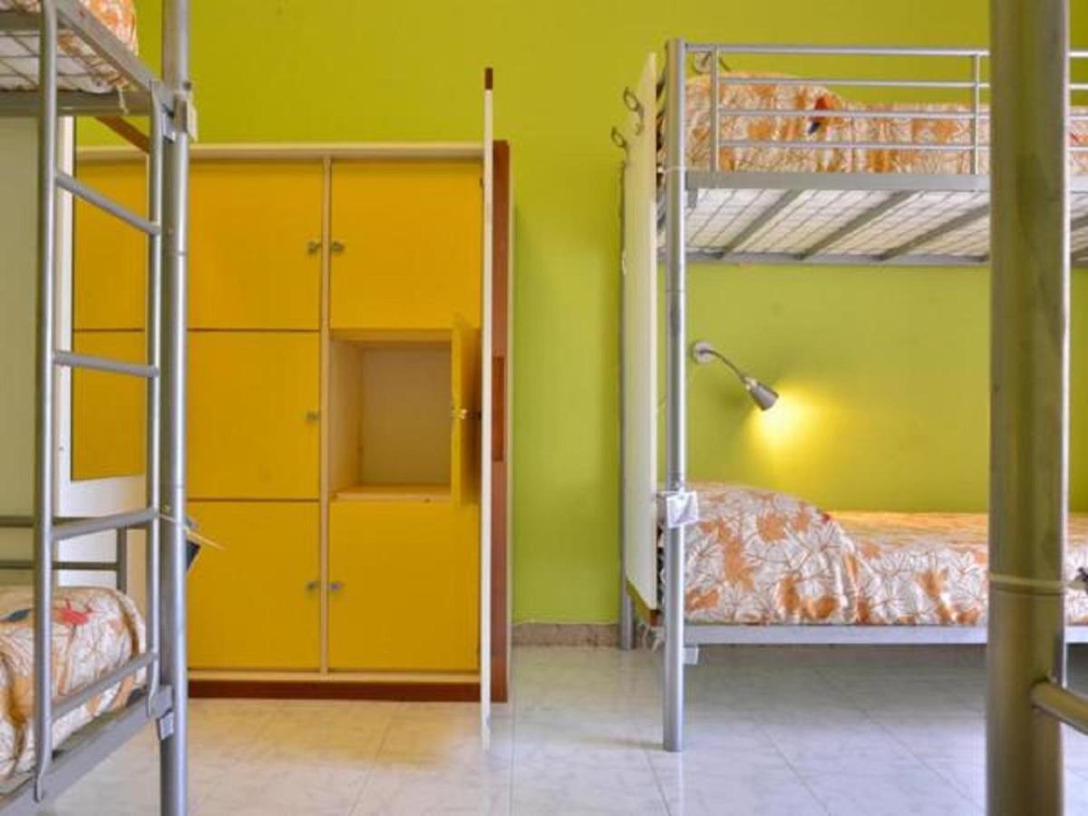 Gianni House Backpackers Hostel Giardini Naxos Ngoại thất bức ảnh