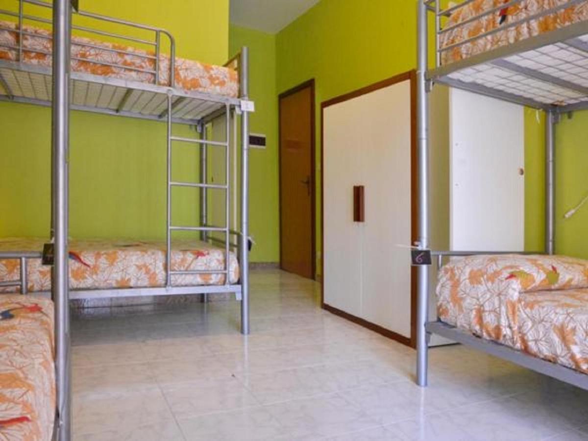 Gianni House Backpackers Hostel Giardini Naxos Ngoại thất bức ảnh