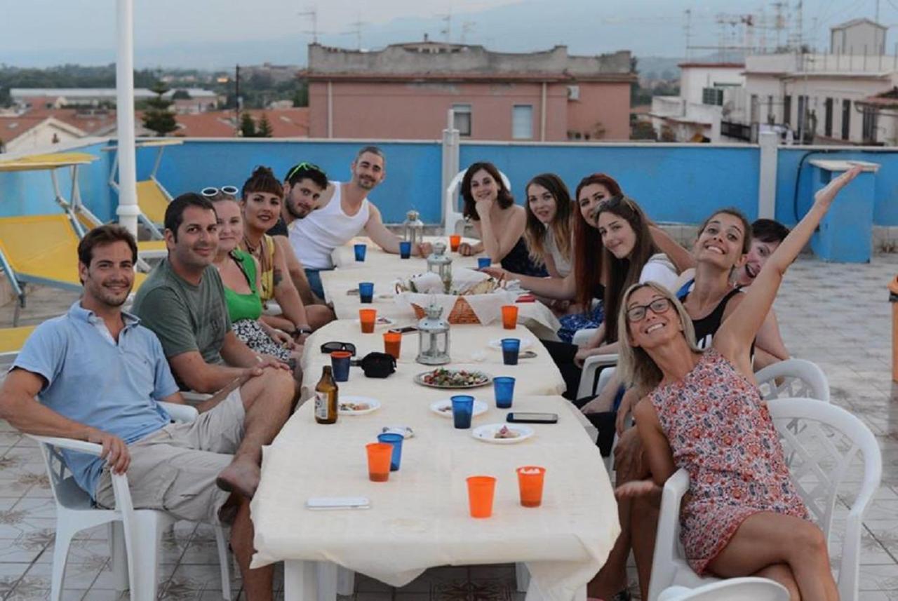 Gianni House Backpackers Hostel Giardini Naxos Ngoại thất bức ảnh