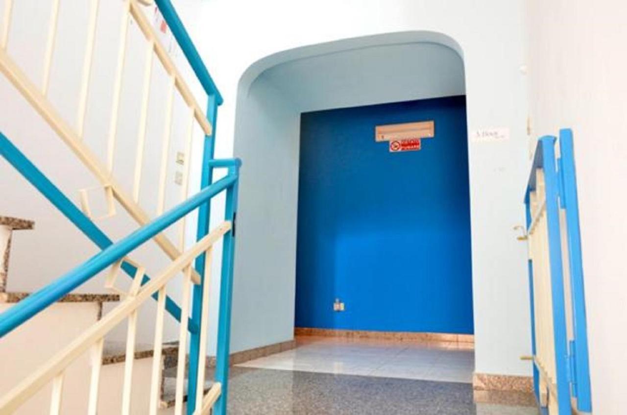 Gianni House Backpackers Hostel Giardini Naxos Ngoại thất bức ảnh