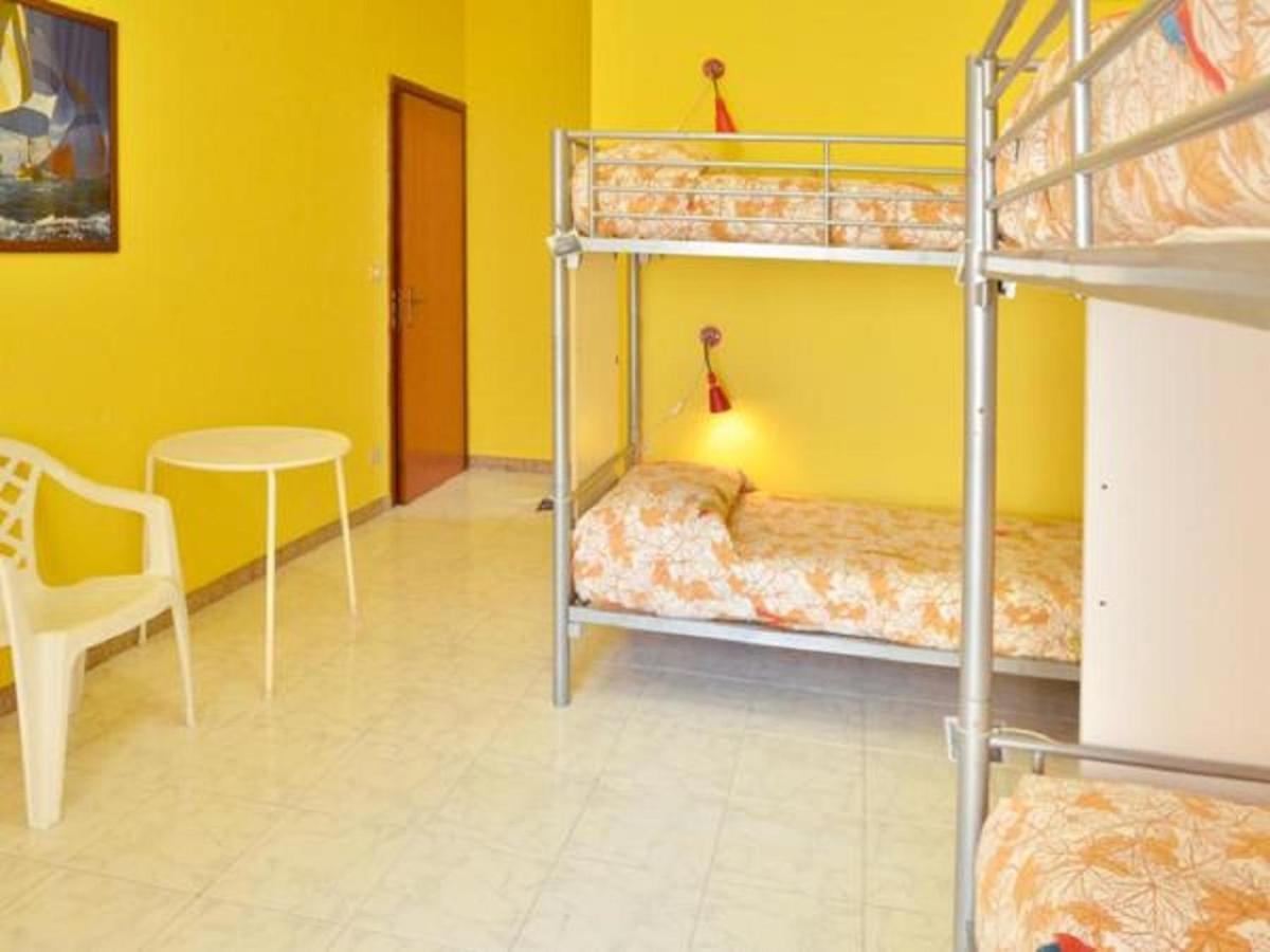 Gianni House Backpackers Hostel Giardini Naxos Ngoại thất bức ảnh