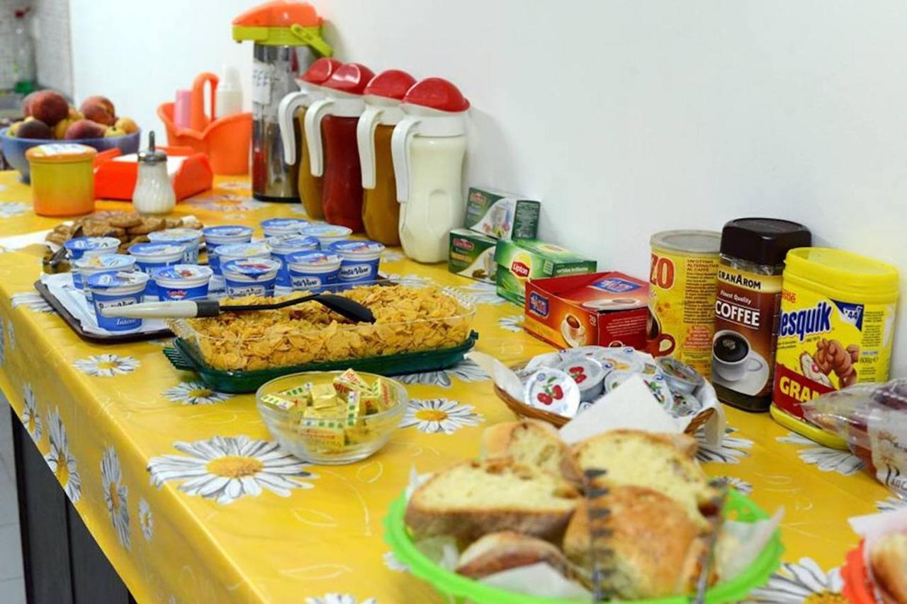 Gianni House Backpackers Hostel Giardini Naxos Ngoại thất bức ảnh