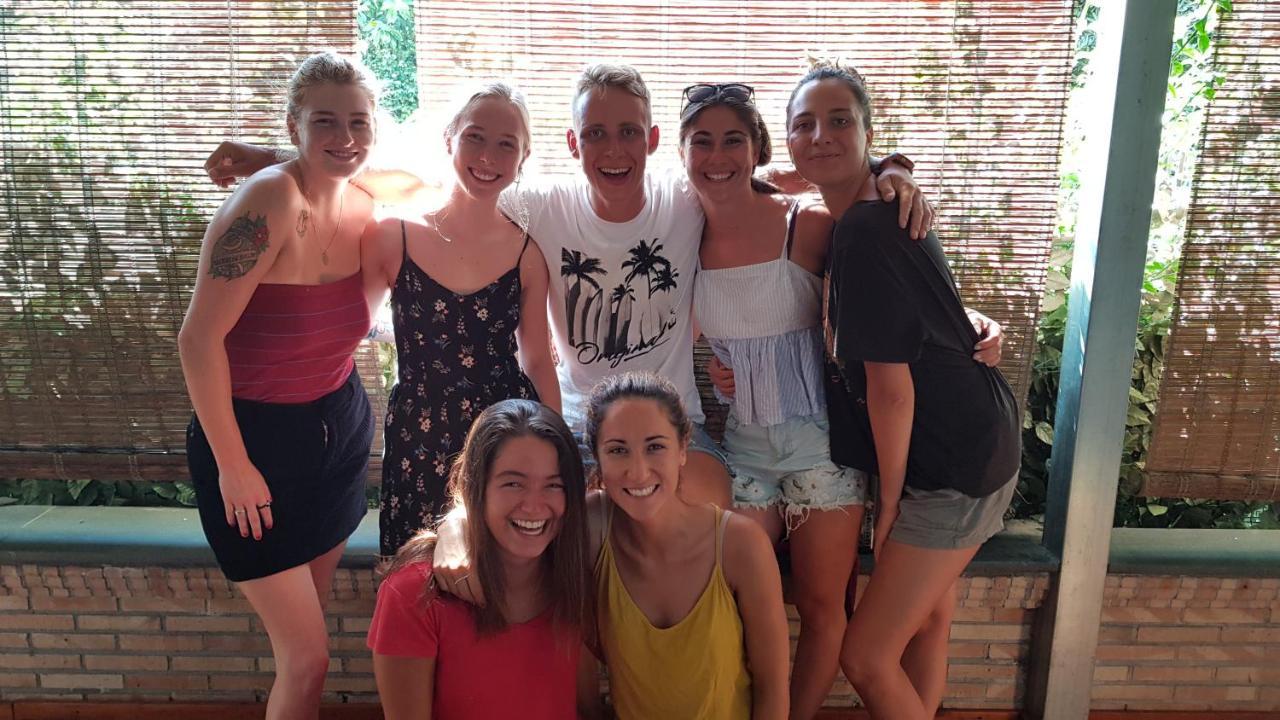 Gianni House Backpackers Hostel Giardini Naxos Ngoại thất bức ảnh