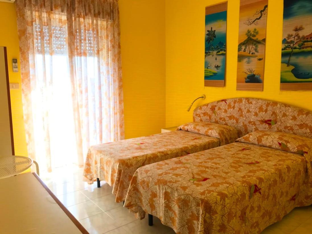 Gianni House Backpackers Hostel Giardini Naxos Ngoại thất bức ảnh
